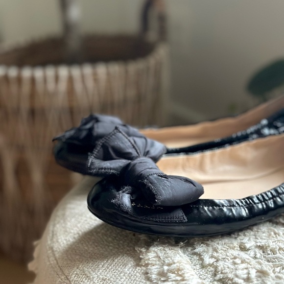 Prada Black Patent Leather Bow Flats - Picture 5 of 9